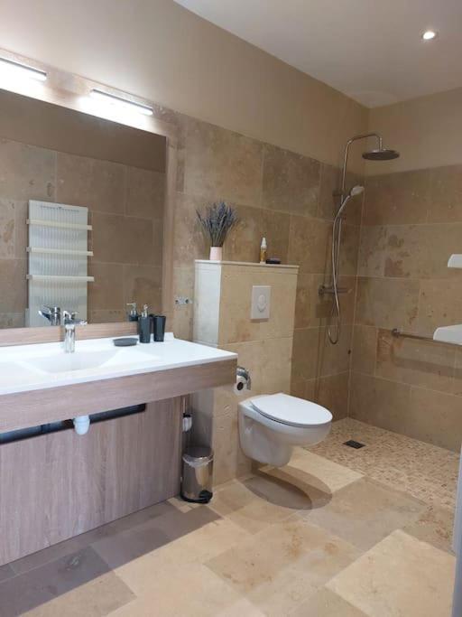 Villa Location Independante Au Coeur Des Alpilles Pour 2 Personnes Avec Jacuzzi Aureille Exterior foto