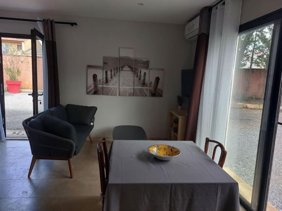 Villa Location Independante Au Coeur Des Alpilles Pour 2 Personnes Avec Jacuzzi Aureille Exterior foto