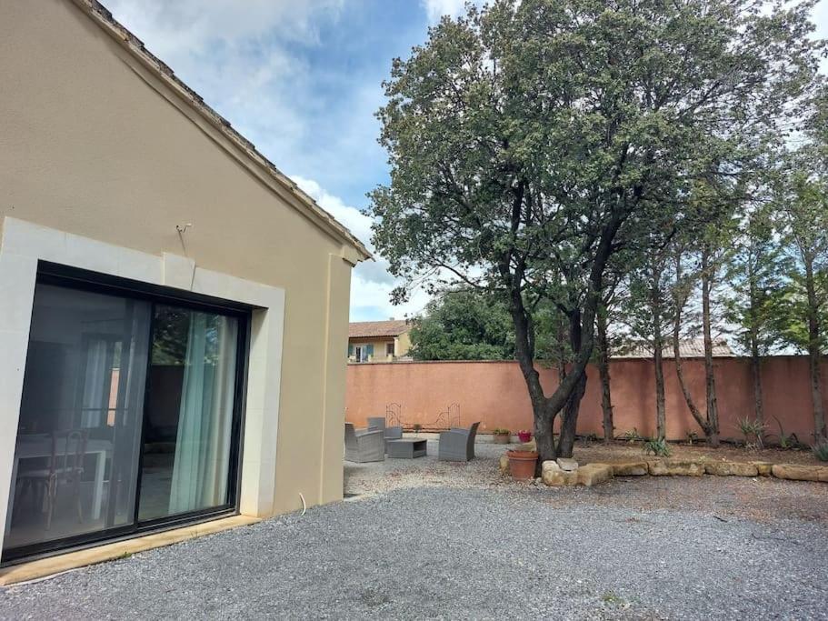Villa Location Independante Au Coeur Des Alpilles Pour 2 Personnes Avec Jacuzzi Aureille Exterior foto